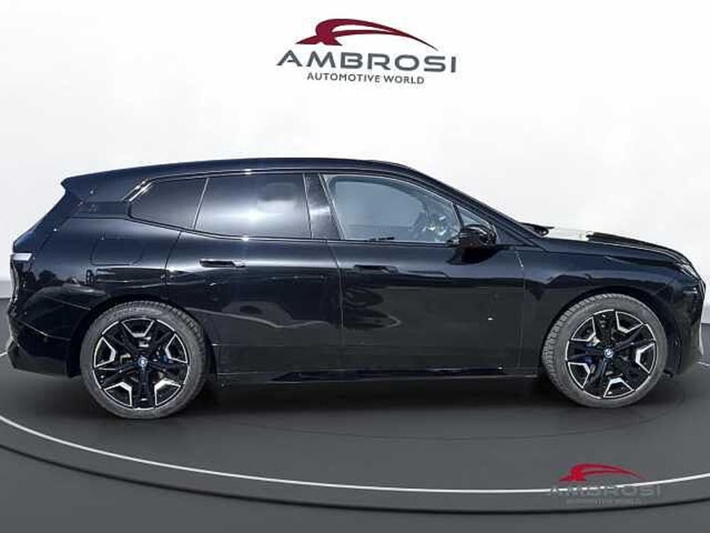BMW iX usata a Perugia (5)
