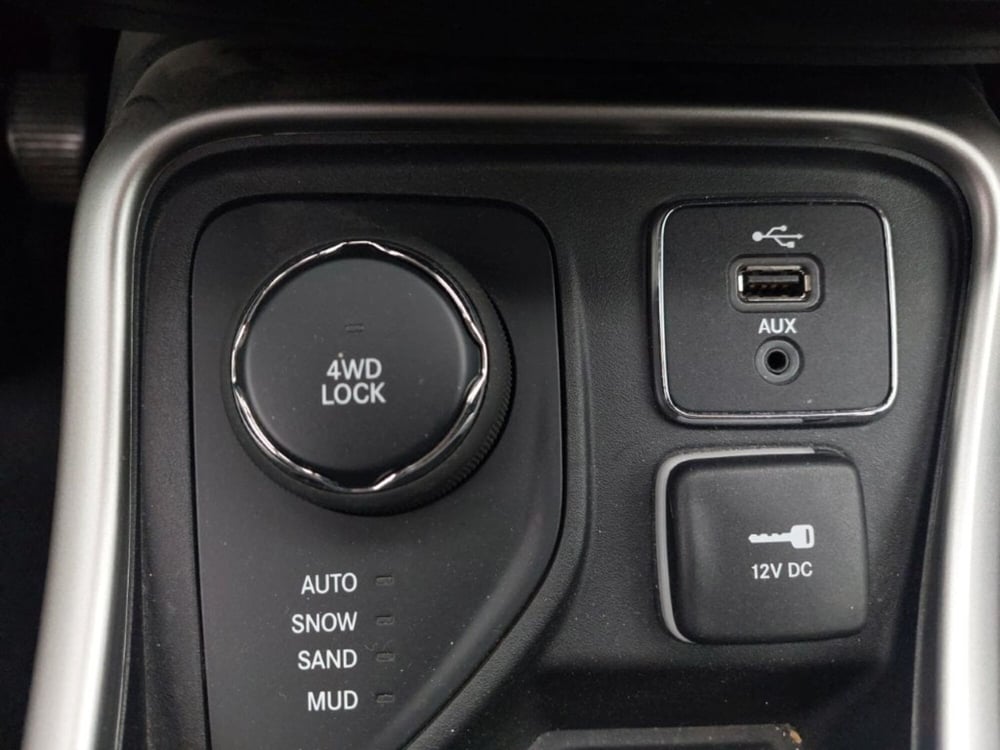 Jeep Compass usata a Bari (12)