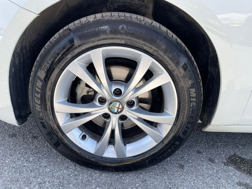 Alfa Romeo Giulietta usata a Arezzo (16)