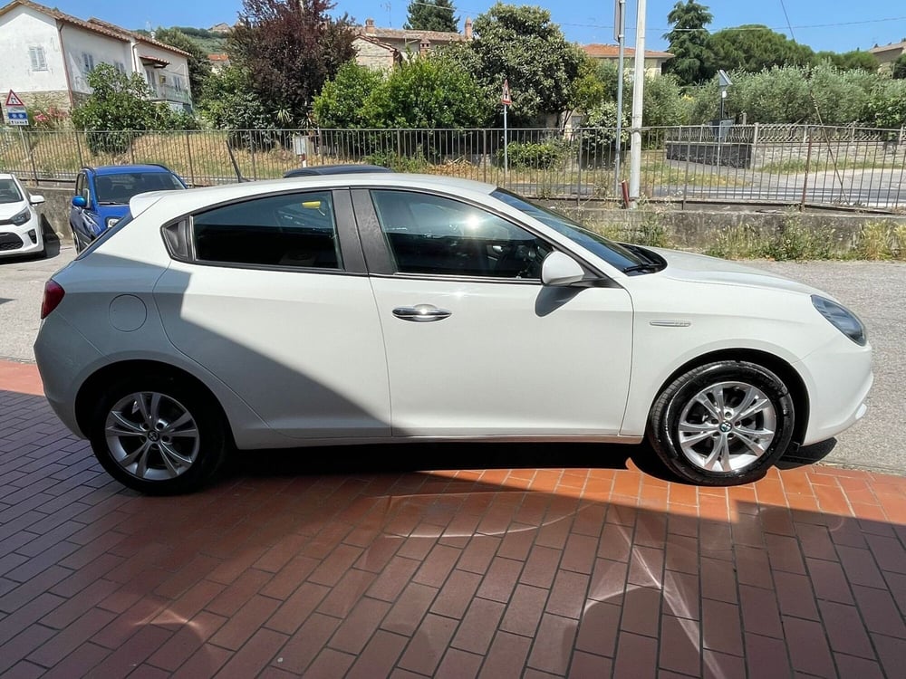 Alfa Romeo Giulietta usata a Arezzo (2)