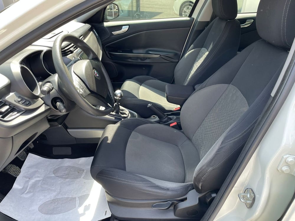 Alfa Romeo Giulietta usata a Arezzo (6)