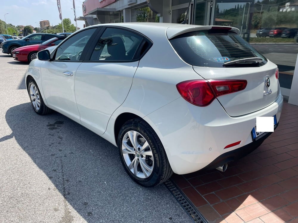 Alfa Romeo Giulietta usata a Arezzo (7)