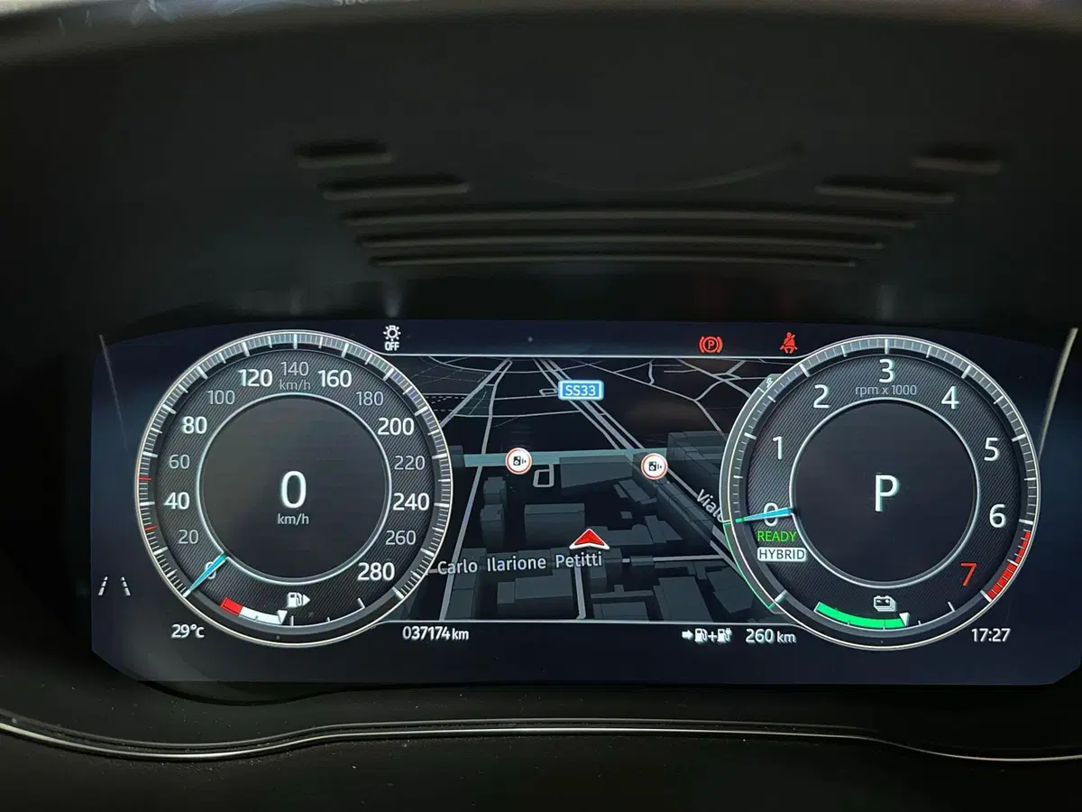 Jaguar E-Pace usata a Milano (10)
