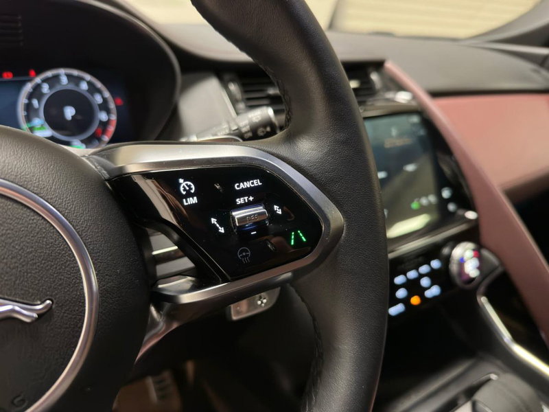 Jaguar E-Pace usata a Milano (20)