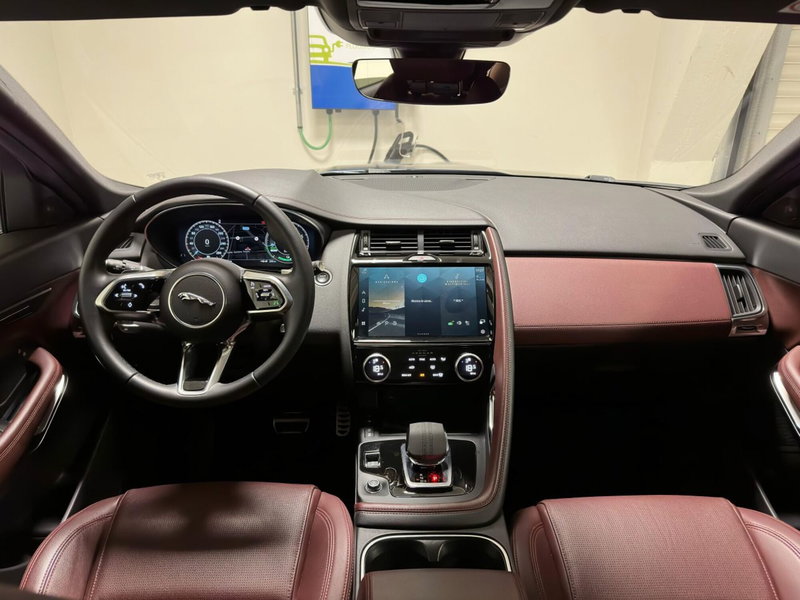 Jaguar E-Pace usata a Milano (4)