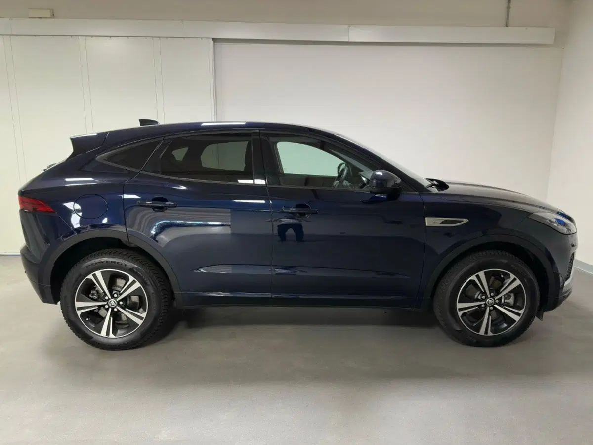 Jaguar E-Pace usata a Milano (6)