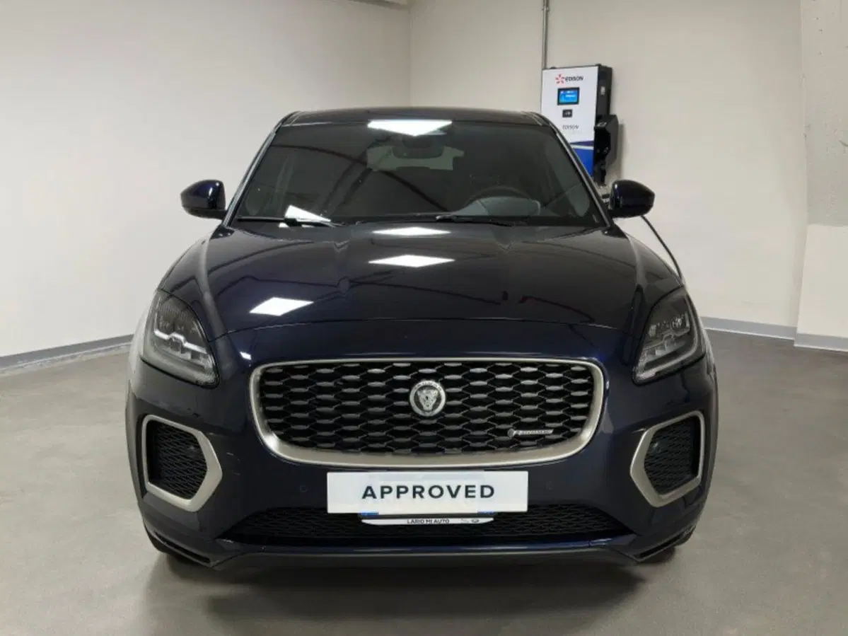 Jaguar E-Pace usata a Milano (8)