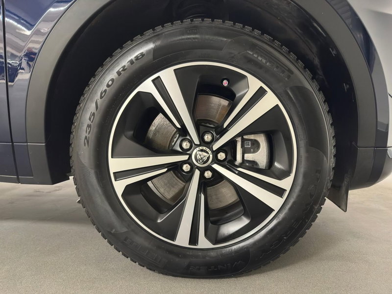 Jaguar E-Pace usata a Milano (9)