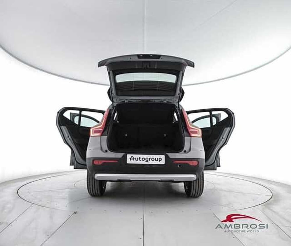 Volvo XC40 usata a Viterbo (7)