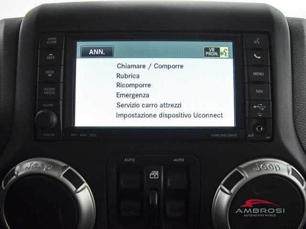 Jeep Wrangler Unlimited usata a Viterbo (17)