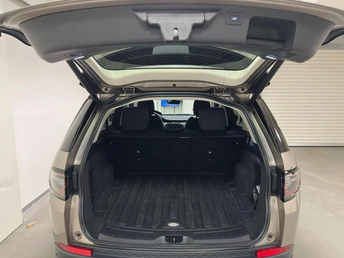 Land Rover Discovery Sport usata a Milano (13)