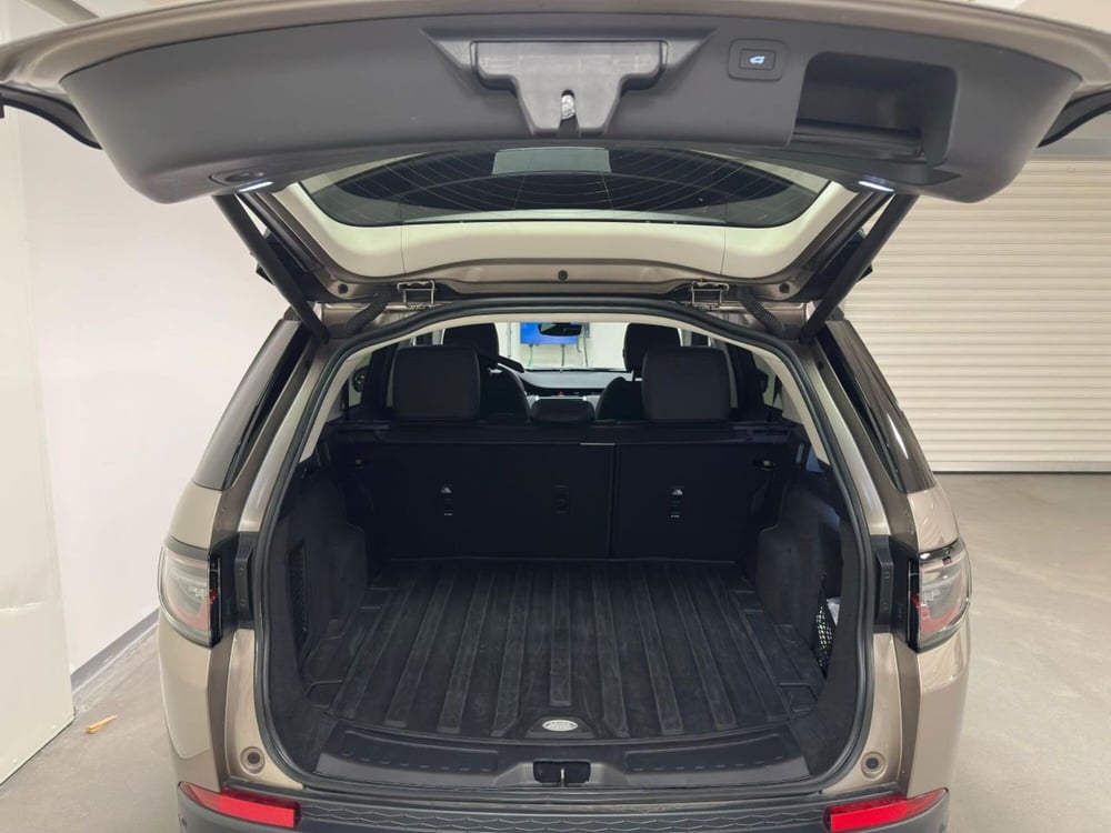 Land Rover Discovery Sport usata a Milano (13)