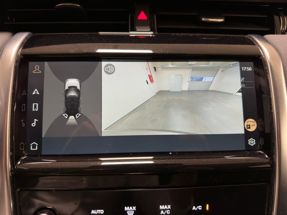 Land Rover Discovery Sport usata a Milano (16)