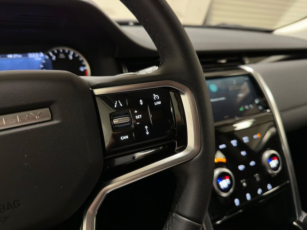 Land Rover Discovery Sport usata a Milano (18)