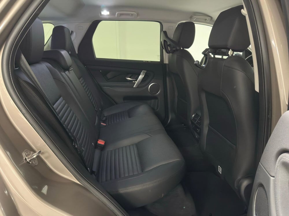 Land Rover Discovery Sport usata a Milano (5)