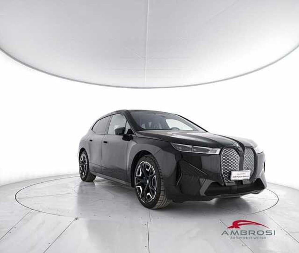BMW iX usata a Viterbo (2)