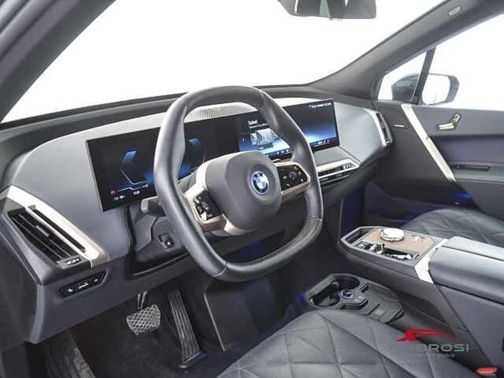BMW iX usata a Viterbo (8)