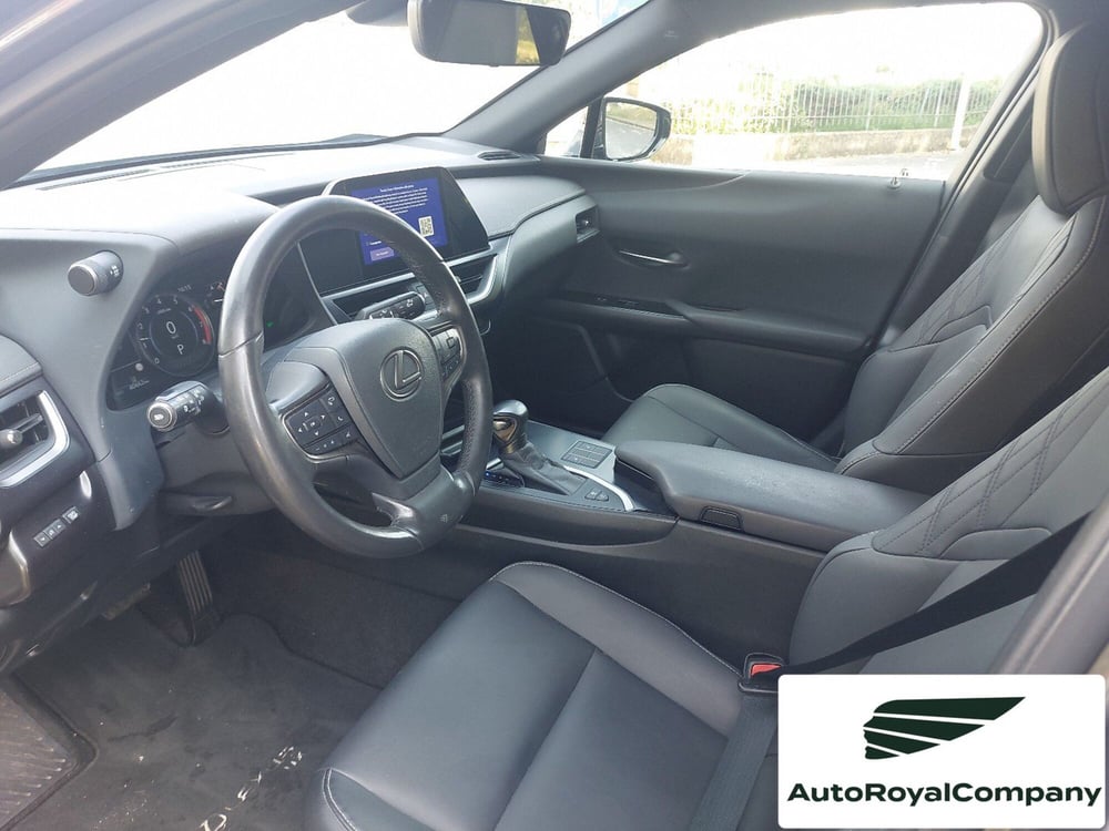 Lexus UX usata a Roma (9)