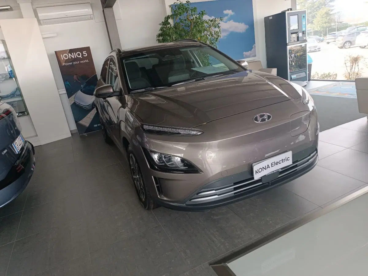 Hyundai Kona nuova a Latina