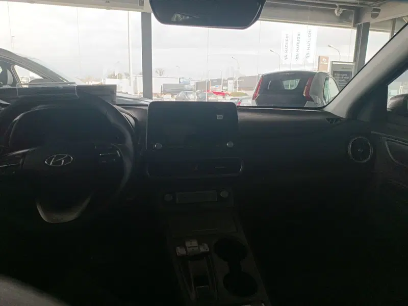 Hyundai Kona nuova a Latina (10)