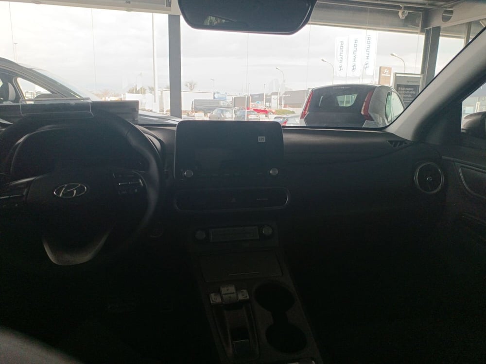 Hyundai Kona nuova a Latina (10)