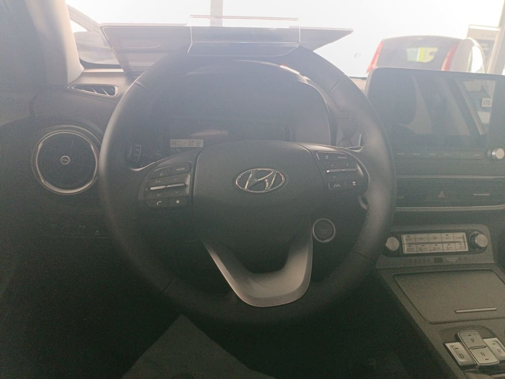Hyundai Kona nuova a Latina (11)