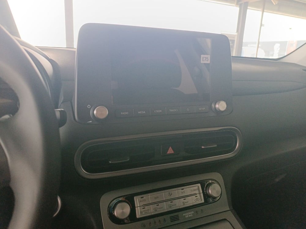 Hyundai Kona nuova a Latina (15)
