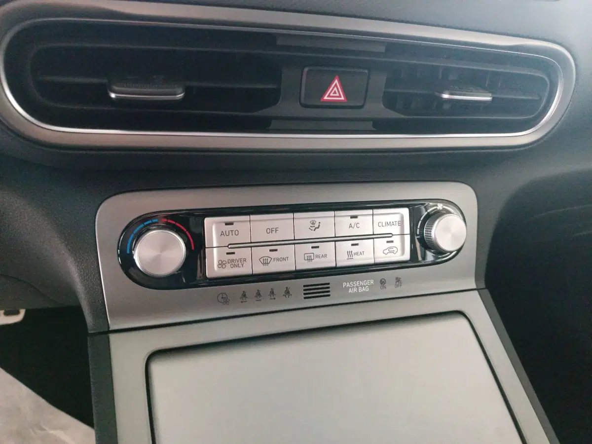 Hyundai Kona nuova a Latina (16)