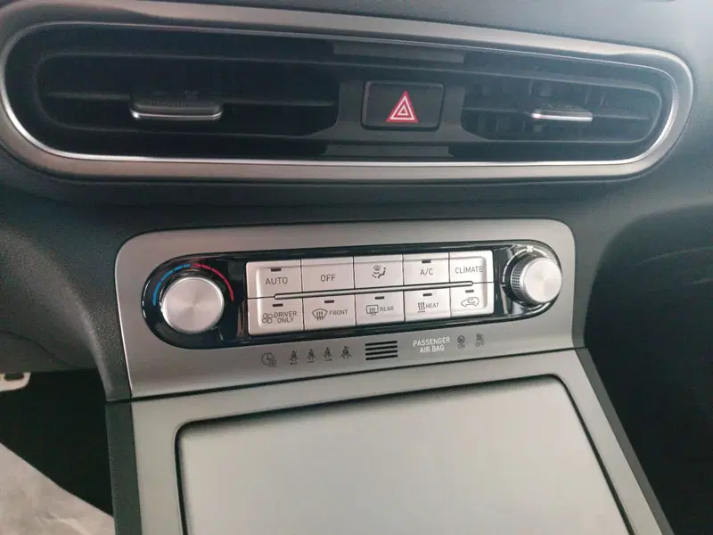 Hyundai Kona nuova a Latina (16)