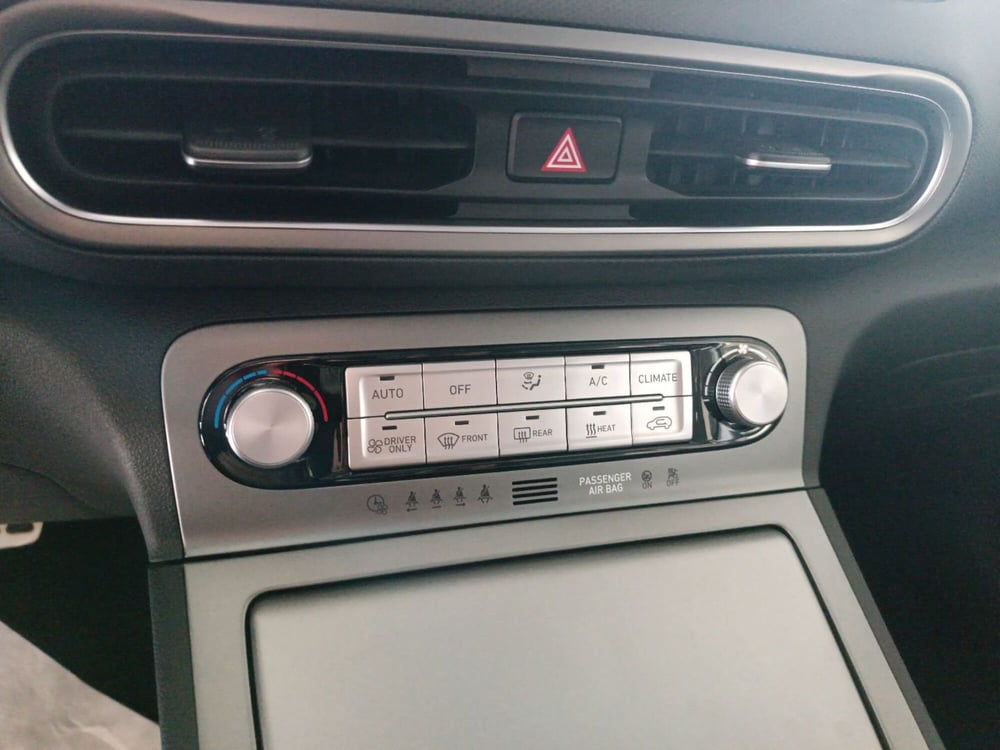 Hyundai Kona nuova a Latina (16)