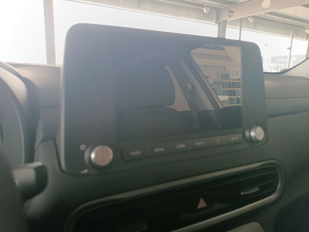 Hyundai Kona nuova a Latina (17)