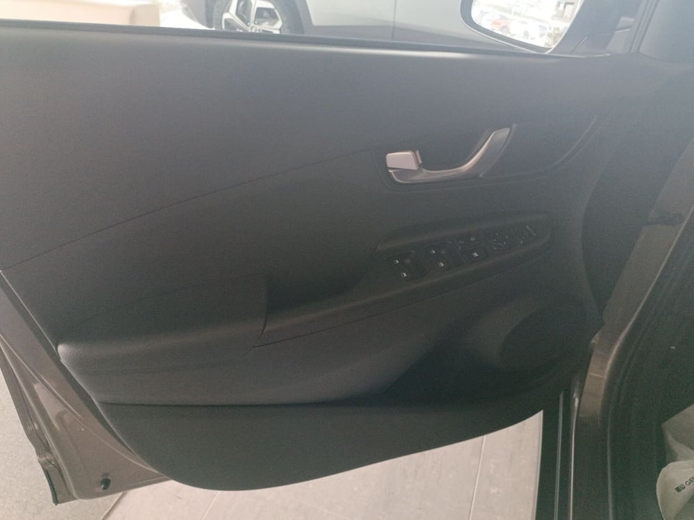 Hyundai Kona nuova a Latina (20)