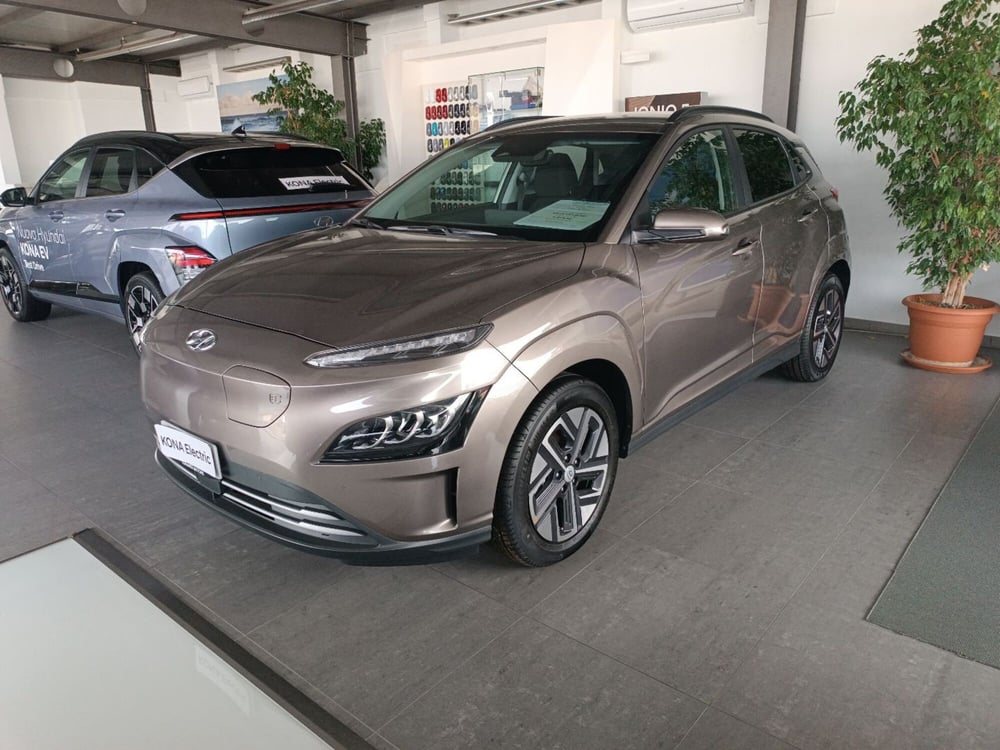 Hyundai Kona nuova a Latina (4)