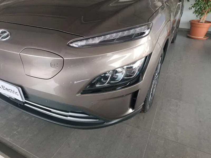 Hyundai Kona nuova a Latina (5)