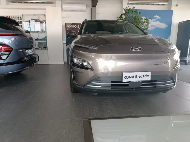 Hyundai Kona nuova a Latina (8)