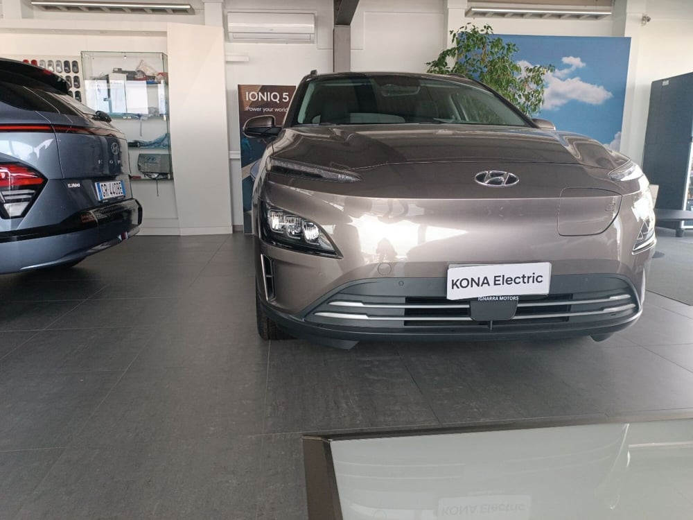 Hyundai Kona nuova a Latina (8)