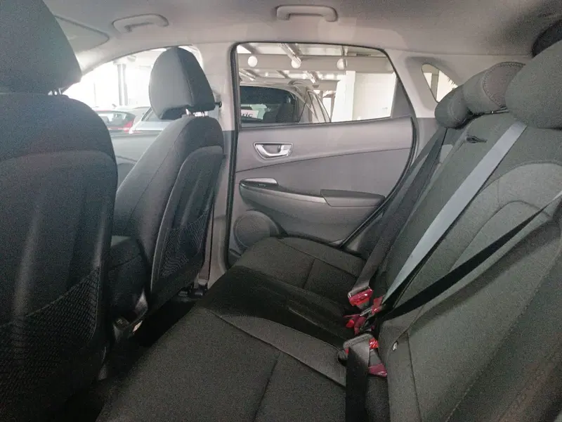 Hyundai Kona nuova a Latina (9)