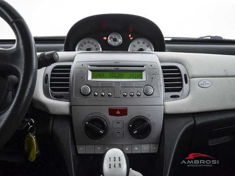 Lancia Ypsilon usata a Viterbo (16)