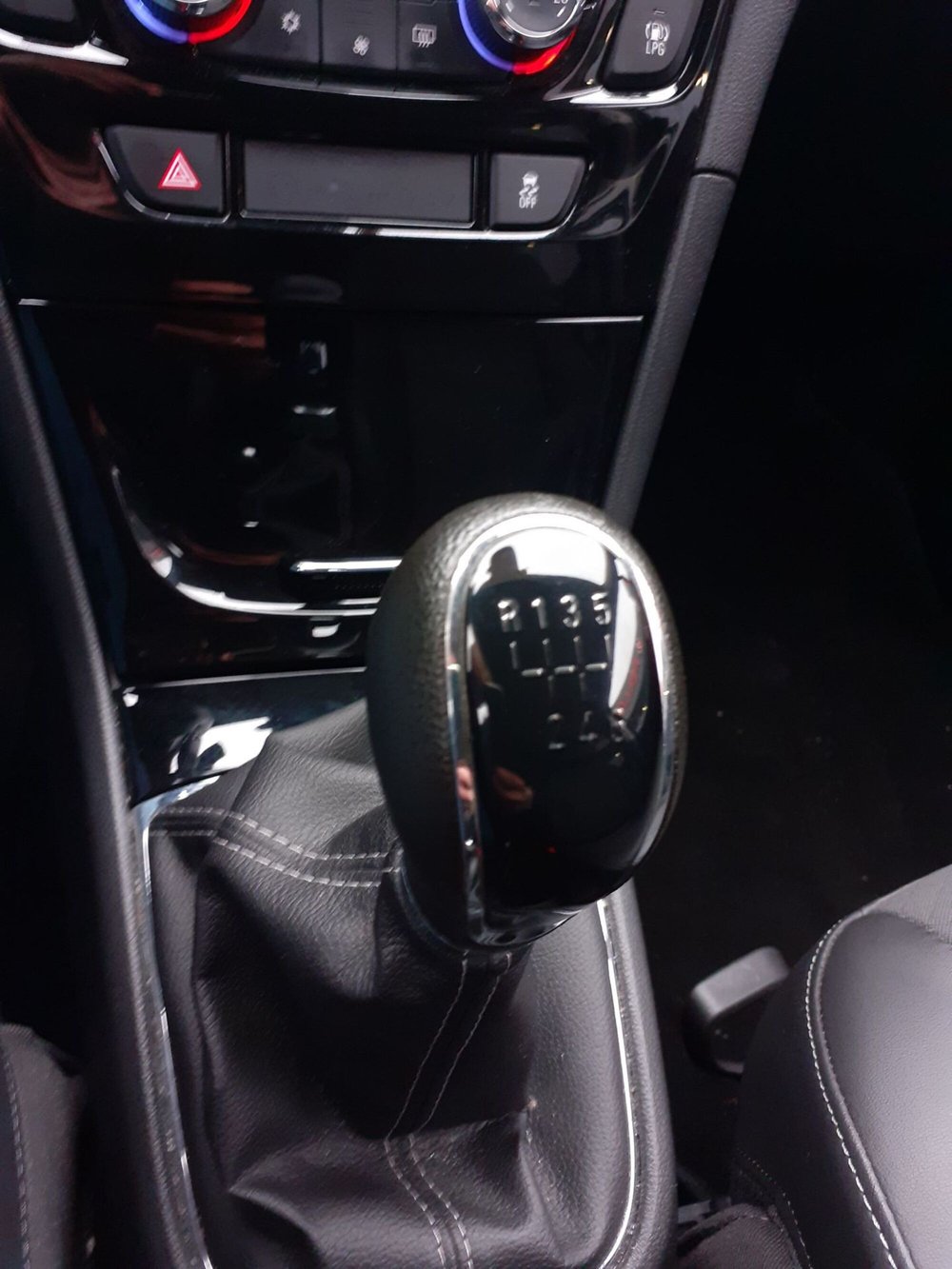 Opel Mokka usata a Modena (14)