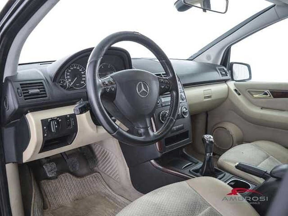 Mercedes-Benz Classe A usata a Viterbo (8)