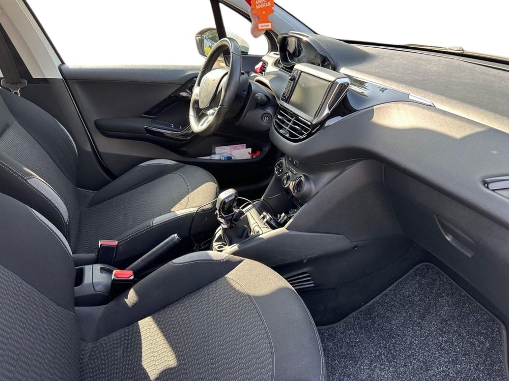 Peugeot 208 usata a Udine (6)