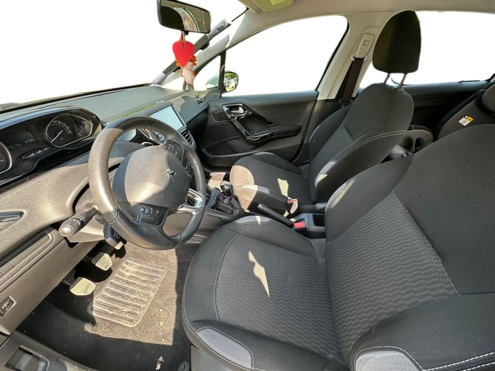 Peugeot 208 usata a Udine (7)