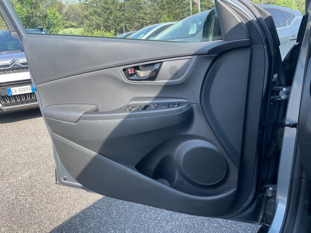 Hyundai Kona usata a Roma (14)