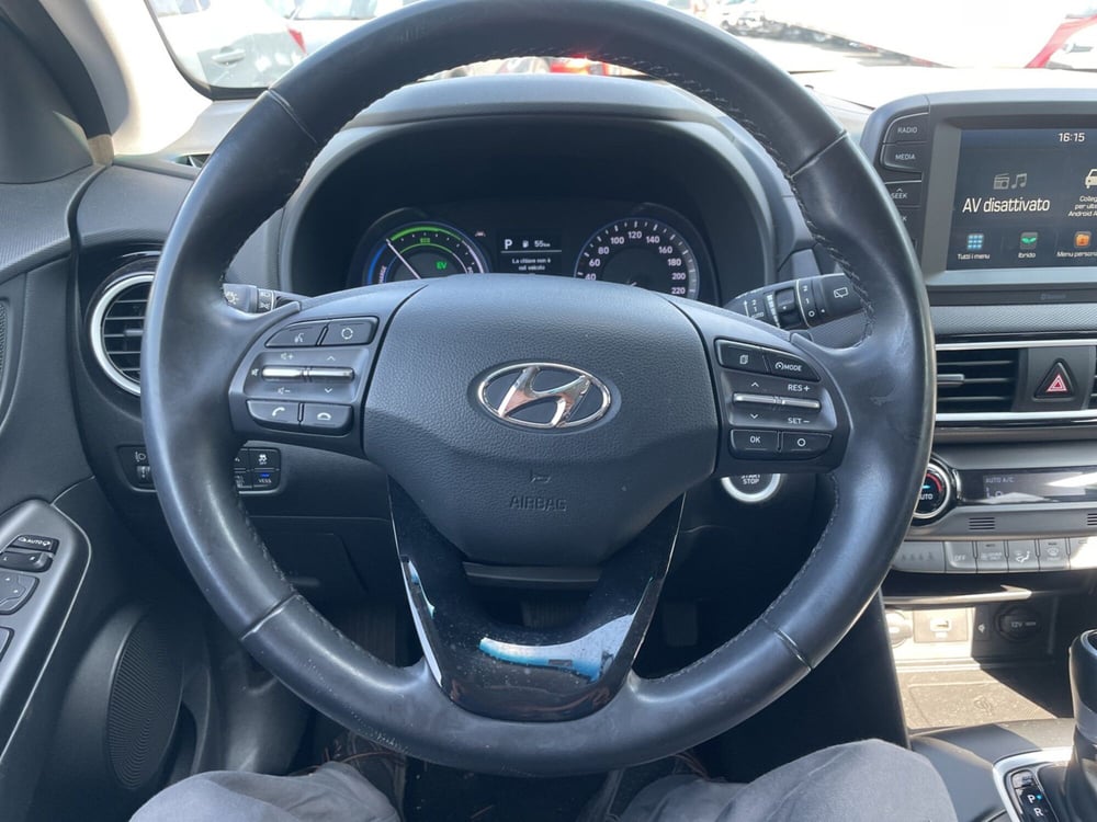 Hyundai Kona usata a Roma (20)
