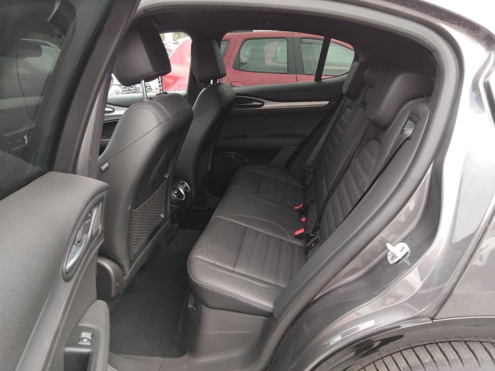 Alfa Romeo Stelvio usata a Roma (15)