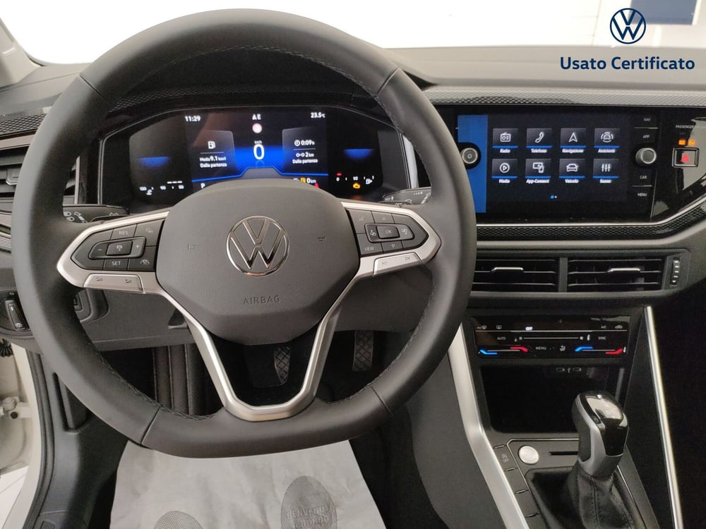Volkswagen Taigo nuova a Varese (15)