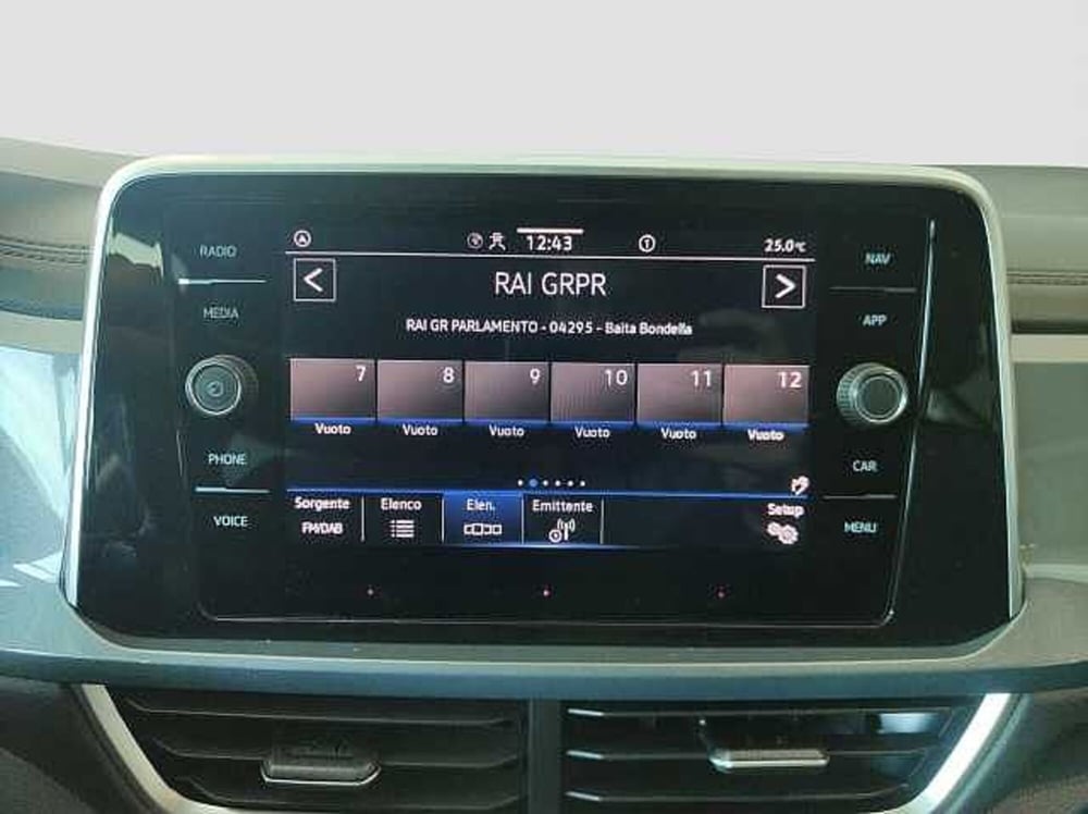 Volkswagen T-Roc nuova a Como (12)