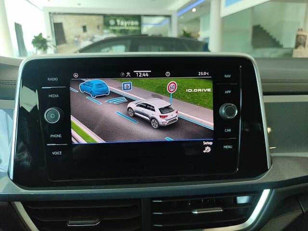 Volkswagen T-Roc nuova a Como (17)