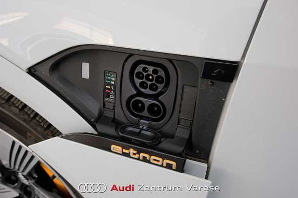 Audi e-tron Sportback usata a Varese (6)