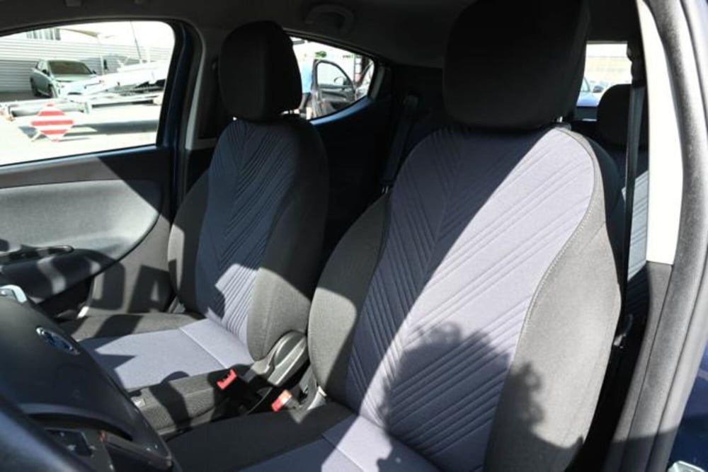 Lancia Ypsilon usata a Torino (14)